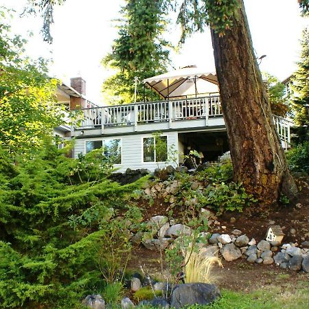 Linda'S By The Lake Maple Valley Exterior photo